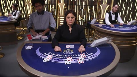 Play Classic Bet Stacker Blackjack 16 by Evolution