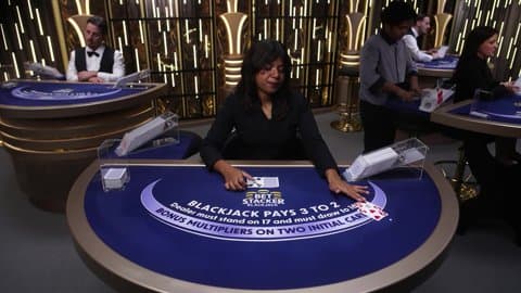 Play Classic Bet Stacker Blackjack 17 by Evolution