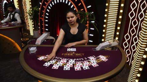 Play Free Bet Blackjack 7 by Evolution